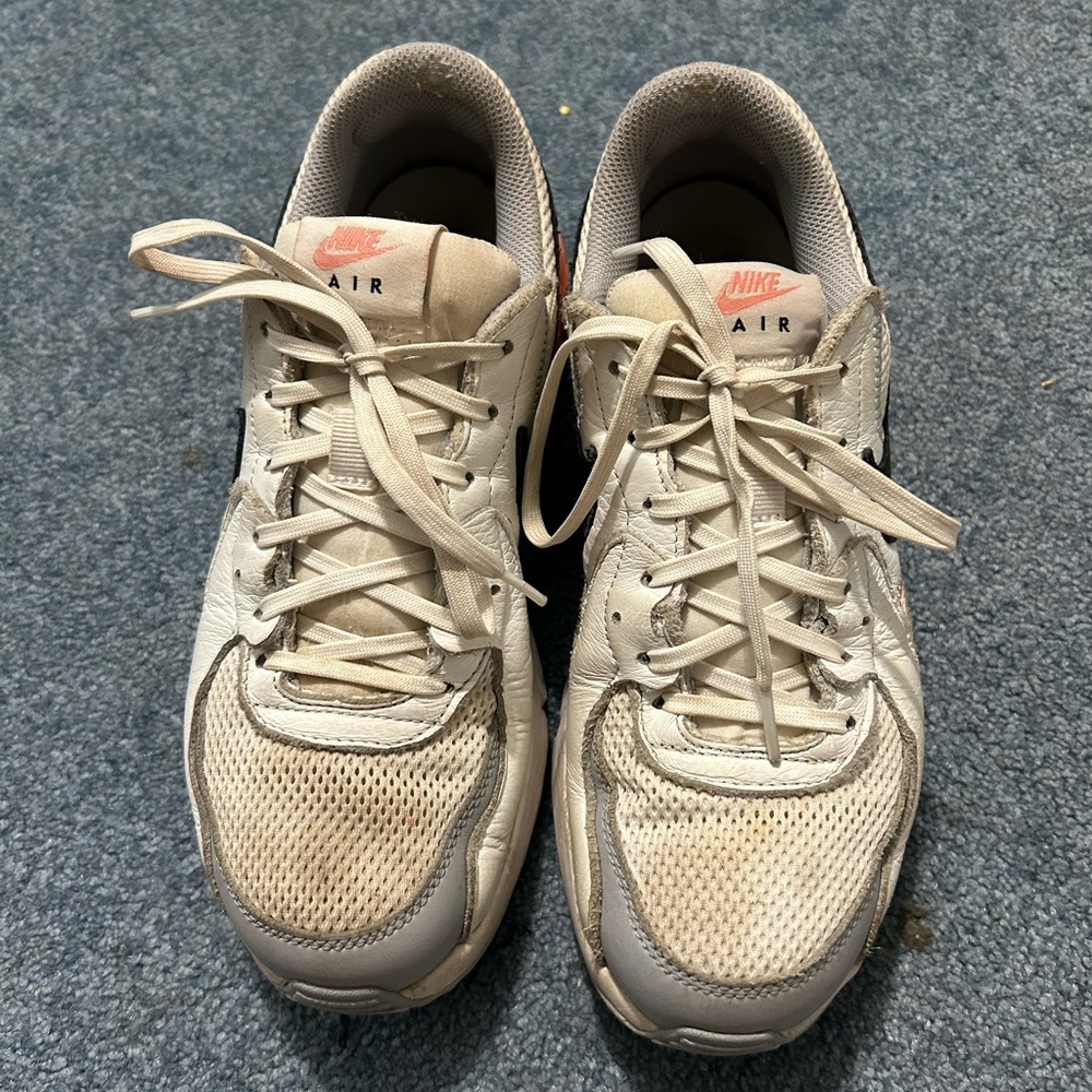 Nike woman’s air max size 8.5